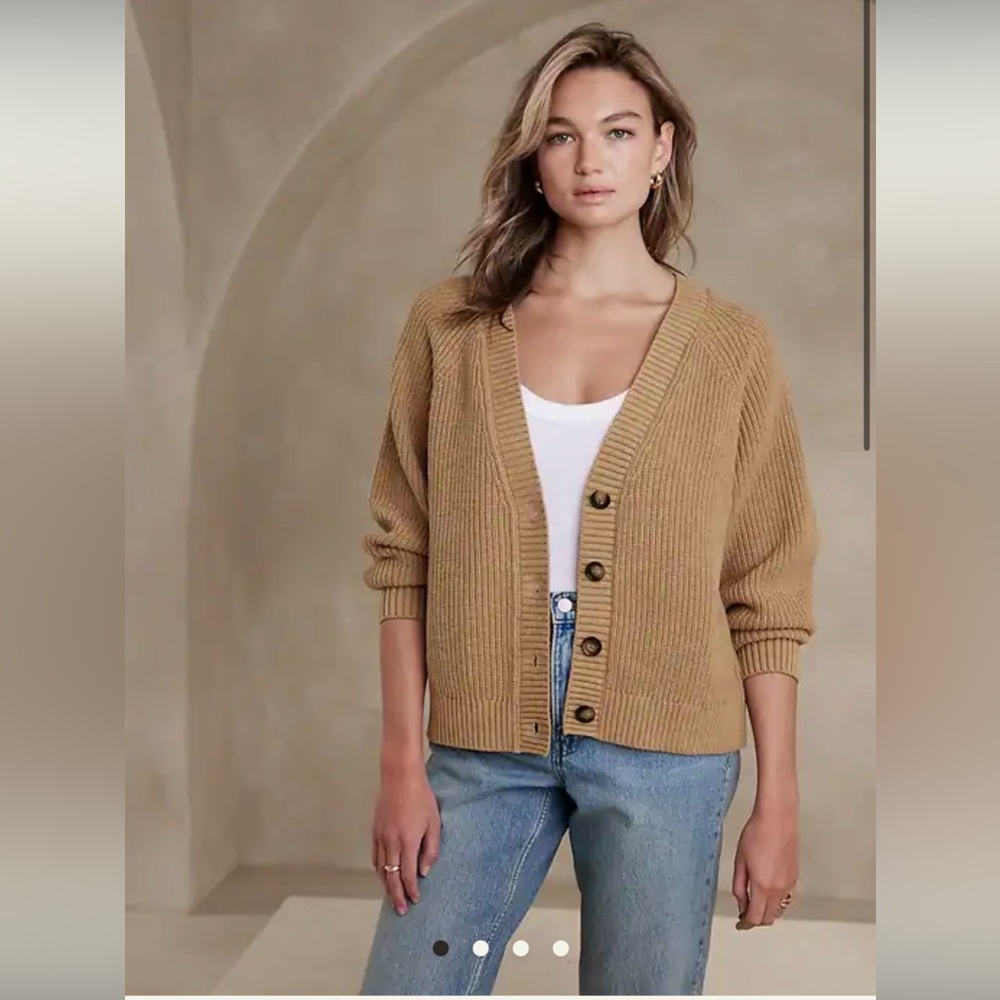 Banana Republic Factory Tan camel Cardigan Sweater